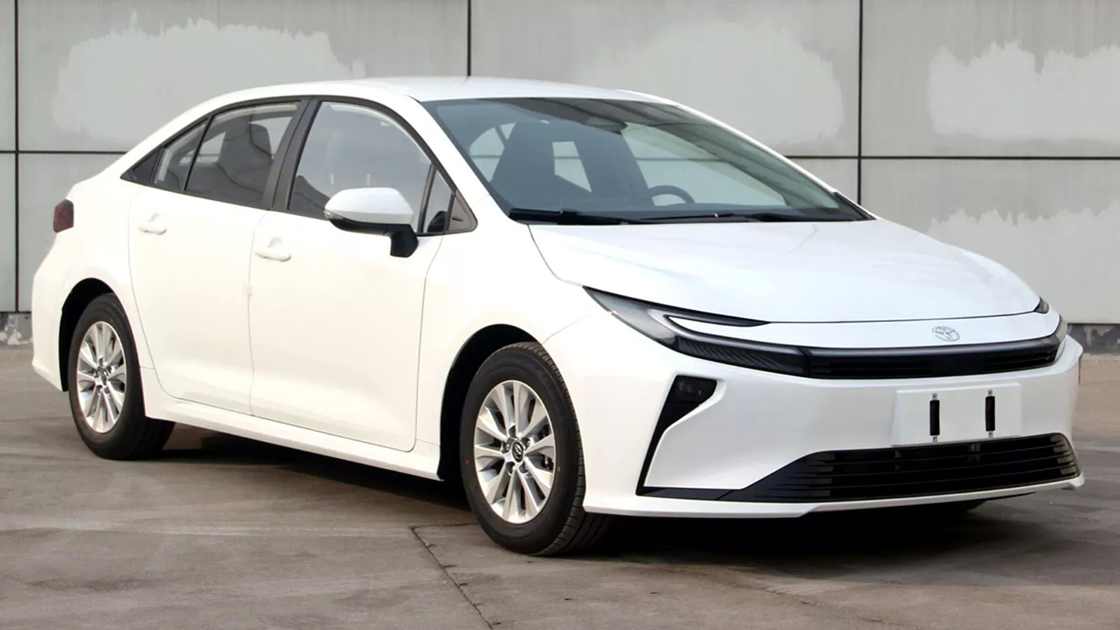 Eμφάνιση με έμπνευση από το Prius για την ανανεωμένη Toyota Corolla 